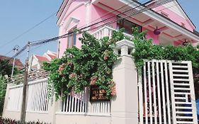 Pink House Homestay